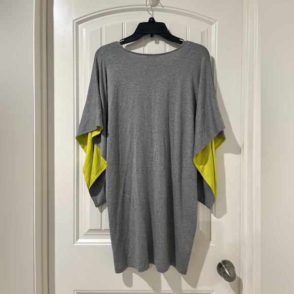 Josie Natori gray/yellow Kimono sleeves v neck Top size Medium - Picture 3 of 7
